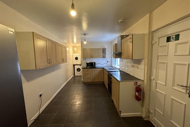 7 bed house, Hamilton Road, Longsight, Manchester, M130PB - Image 4